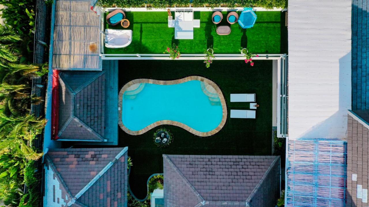 5 Bedroom Villa Sultan Luxury Entertainment And Relaxation スミニャック エクステリア 写真