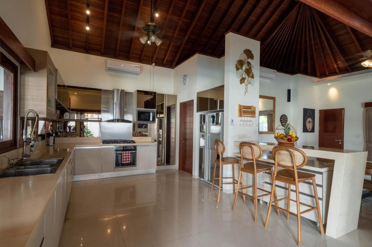 5 Bedroom Villa Sultan Luxury Entertainment And Relaxation スミニャック エクステリア 写真
