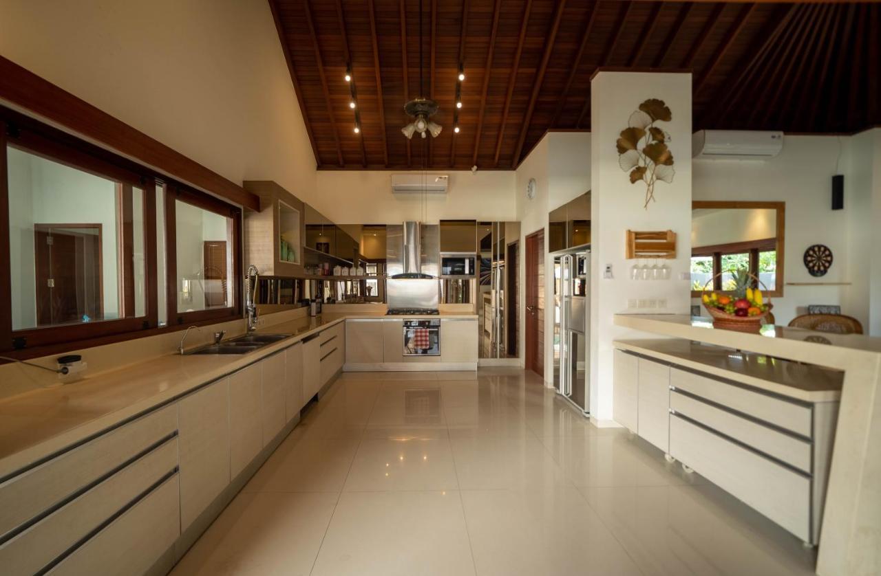 5 Bedroom Villa Sultan Luxury Entertainment And Relaxation スミニャック エクステリア 写真